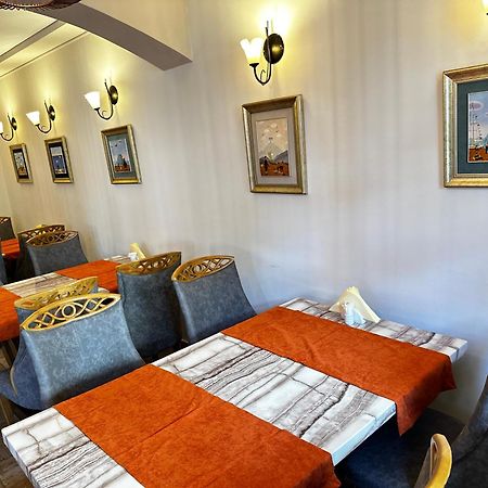 Central Hotel-בודווה מראה חיצוני תמונה